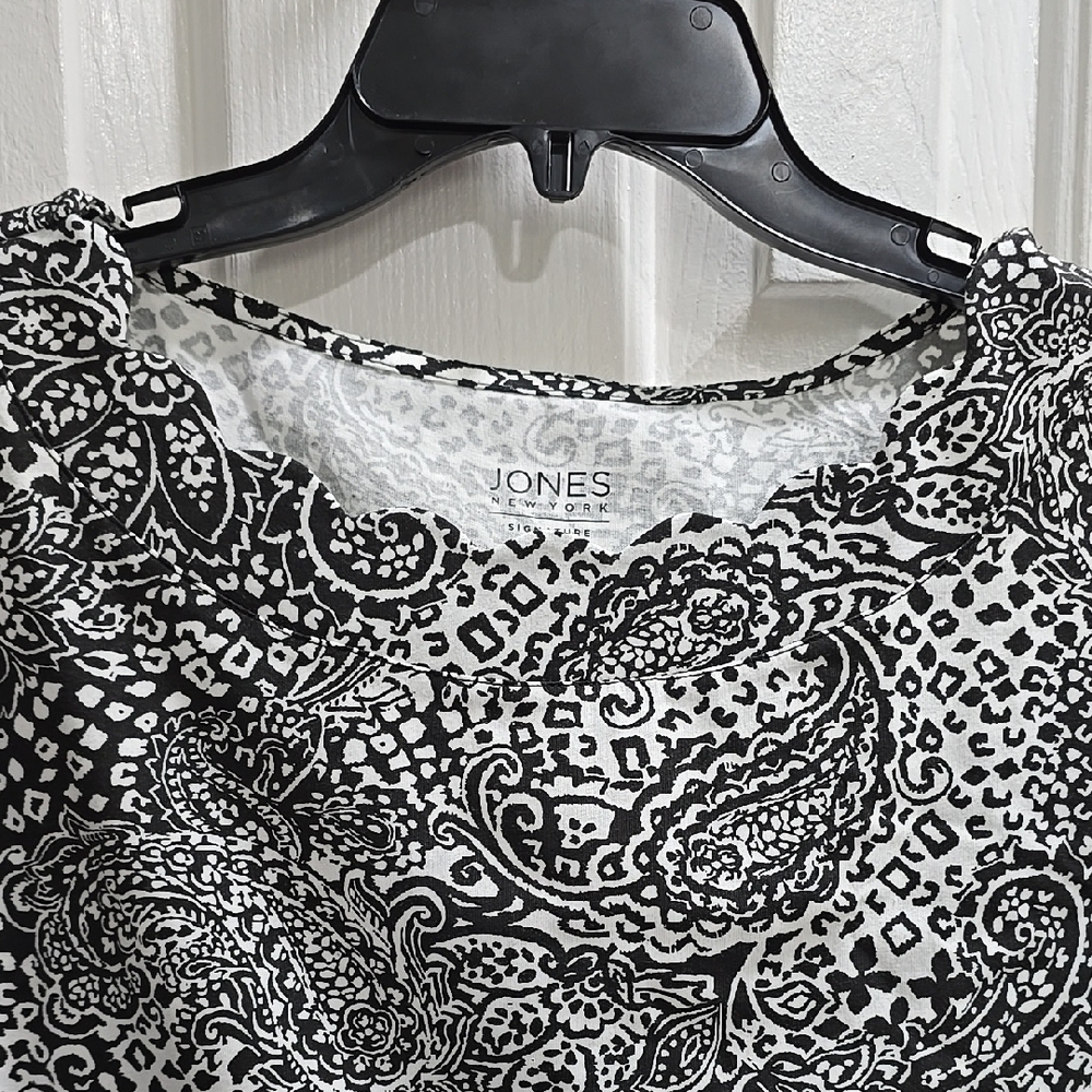 Jones New York Black and White Top - Picture 2 of 10